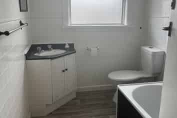 B/8 Swan Street, Gore