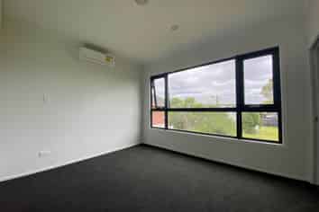 73E New Windsor Road, New Windsor