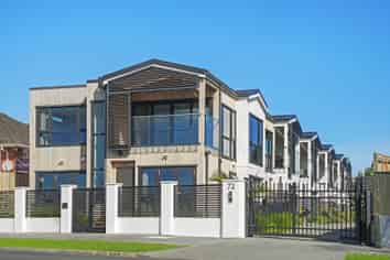 73E New Windsor Road, New Windsor