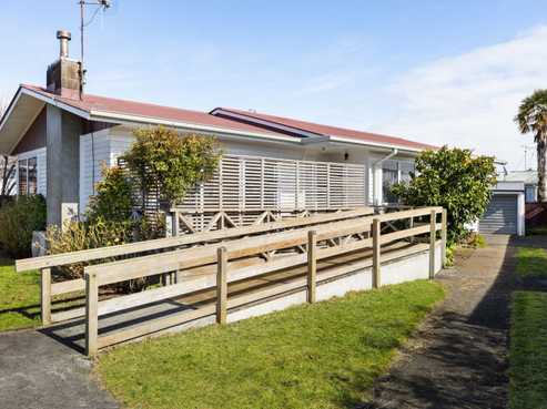 9 Deanwell Avenue, Deanwell