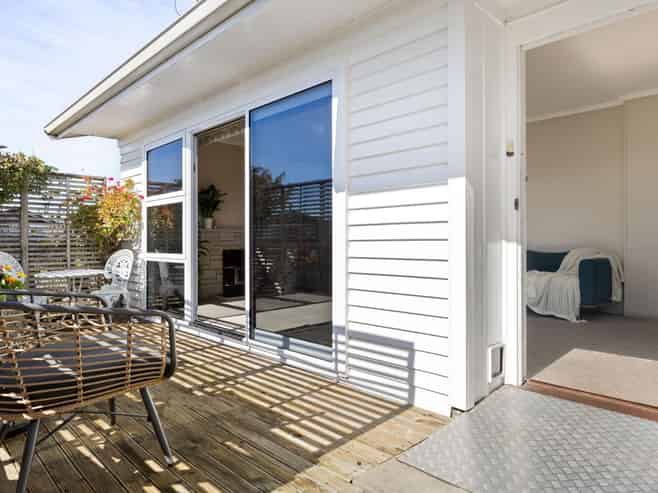 9 Deanwell Avenue, Deanwell