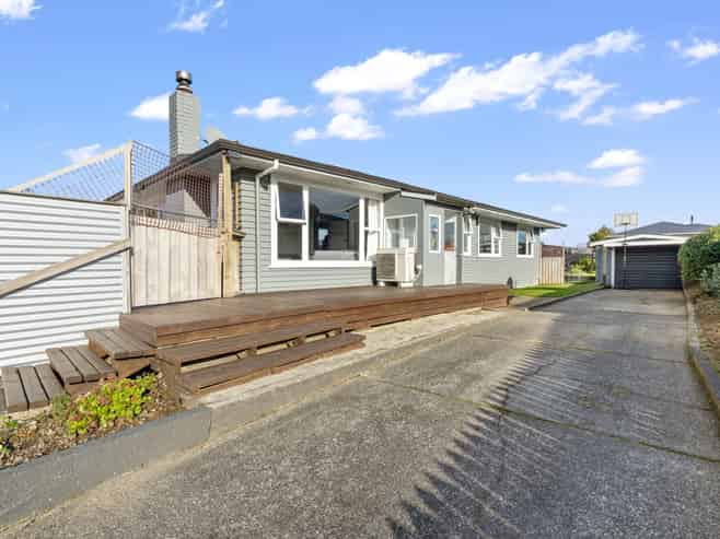 37 Kinmont Crescent, Newfield
