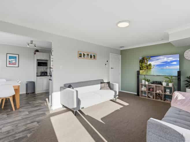 37 Kinmont Crescent, Newfield