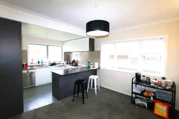 16 Fairleigh Ave, Mount Albert