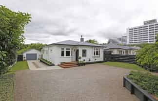 123 Pembroke Street, Hamilton Lake