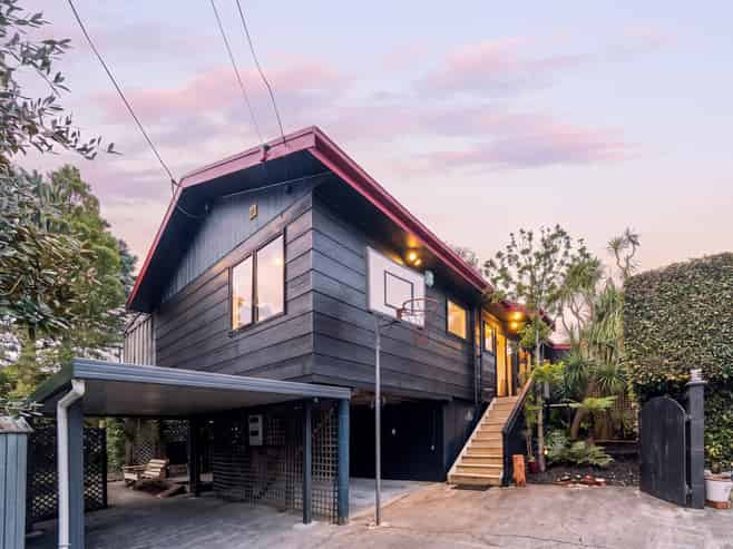34A Lyttelton Avenue, Forrest Hill