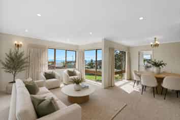 18 Folkestone Street, Murrays Bay