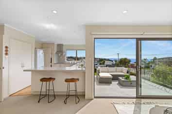 18 Folkestone Street, Murrays Bay