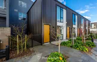 8/185 High Street, Hutt Central