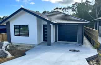 57 Anne Burton, Warkworth