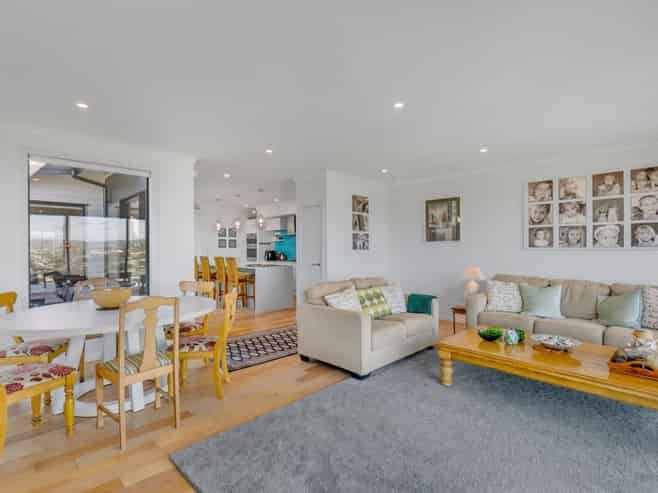 8 The Track, Plimmerton