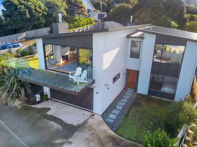 8 The Track, Plimmerton