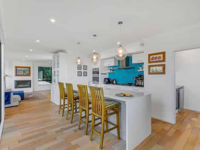 8 The Track, Plimmerton