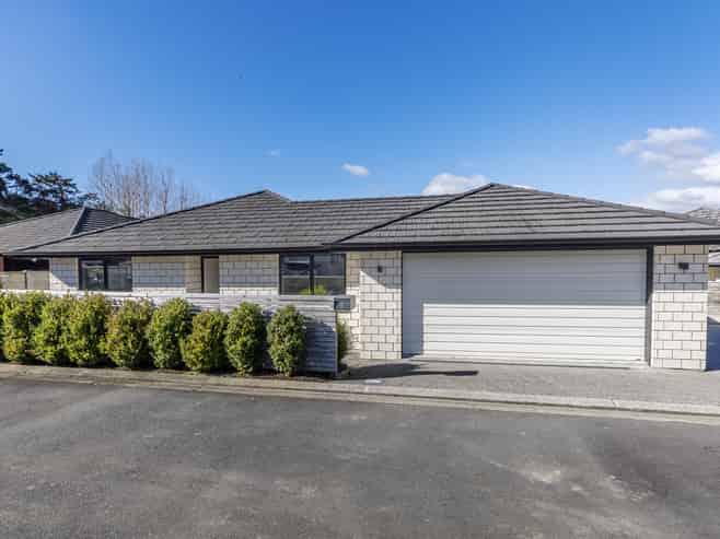 6 Mooring Close, Whitby