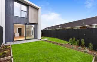10/82 East Coast Road, Milford