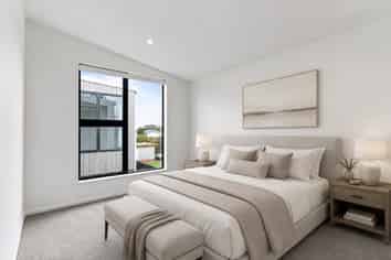 10/82 East Coast Road, Milford