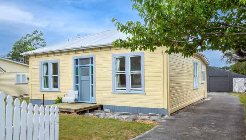 17 Waite Street, Featherston