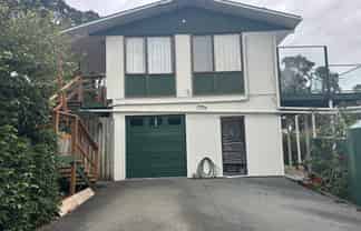28 Hillside Cres, Leigh