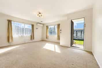 7/17 Swanson Road, Henderson