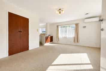7/17 Swanson Road, Henderson