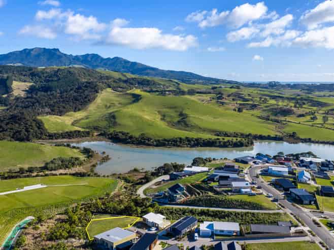 9 Waipatukahu Lane, Raglan