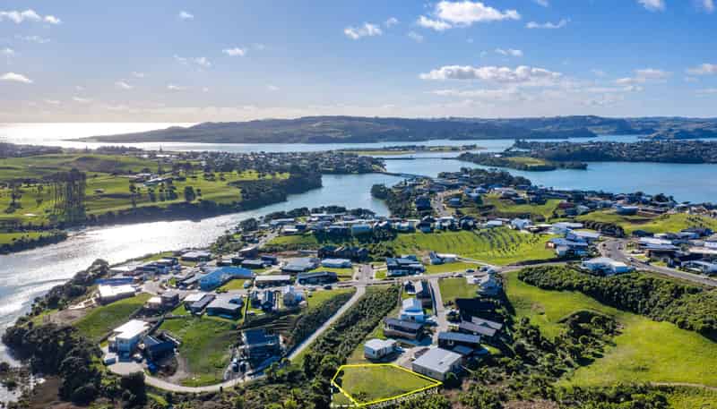 9 Waipatukahu Lane, Raglan