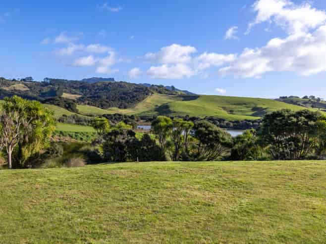 9 Waipatukahu Lane, Raglan