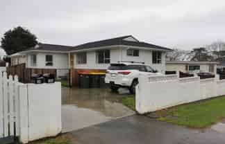 18 LEAVER PLACE, Weymouth