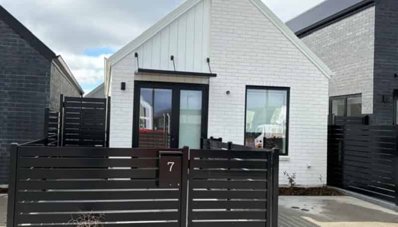 7/160  Mazengarb Road, Paraparaumu