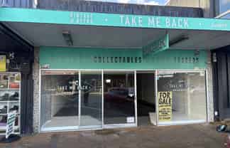 Retail Opportunity with 8 Parks
