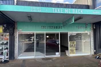 Retail Opportunity with 8 Parks