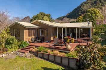 888 & 910 Braemar Road, Rotoma