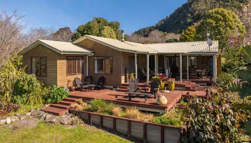 888 & 910 Braemar Road, Rotoma