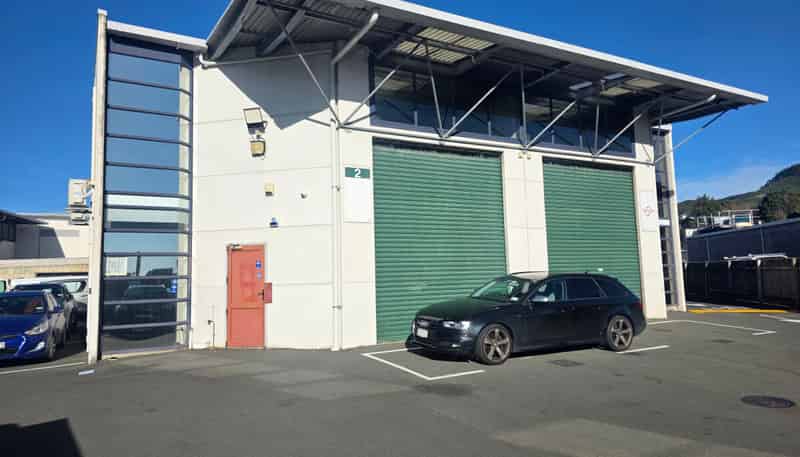 2/98 Main Road, Tawa