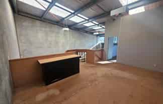 High-Stud Warehouse & Office in Tawa