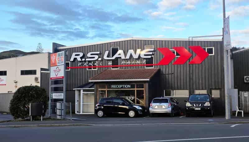 98 Main Road, Tawa