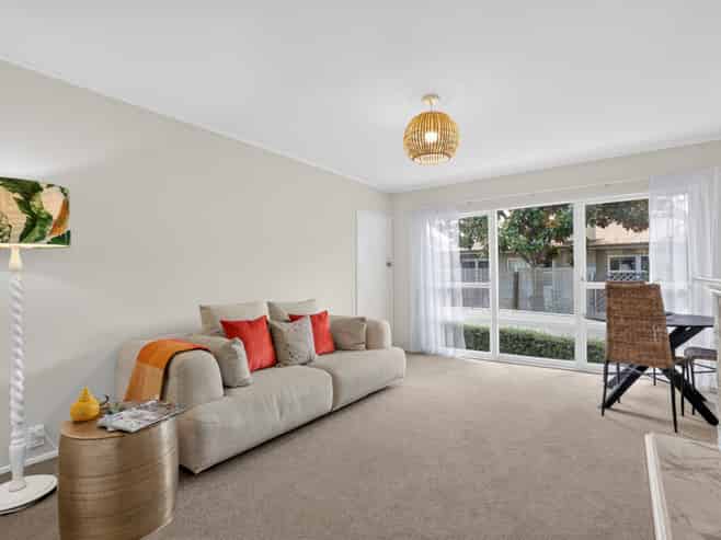 2/173 Milton Street, The Wood
