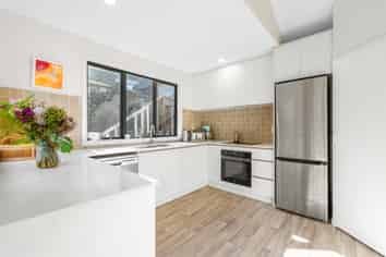 B/8 Wye Place, Fernhill/Sunshine Bay