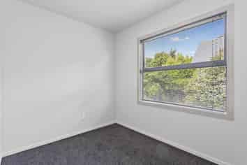 2/3 Grove Road, Addington