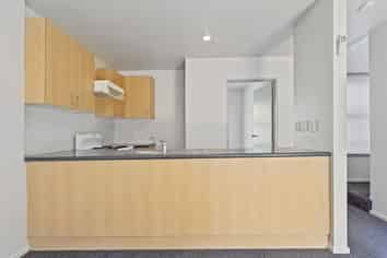 2/3 Grove Road, Addington