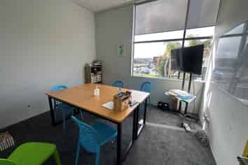 Central South Office with Excellent Amenities