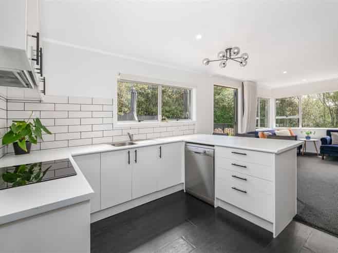 2/45 Reynella Drive, Massey