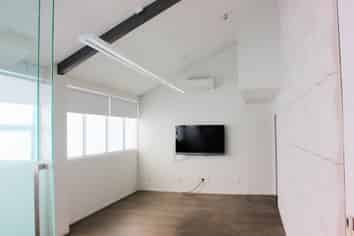 CHARACTER KINGSLAND OFFICE
