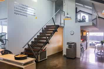CHARACTER KINGSLAND OFFICE
