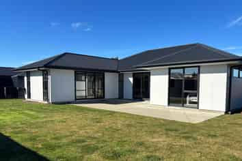 18 Lewis Cres, Rolleston