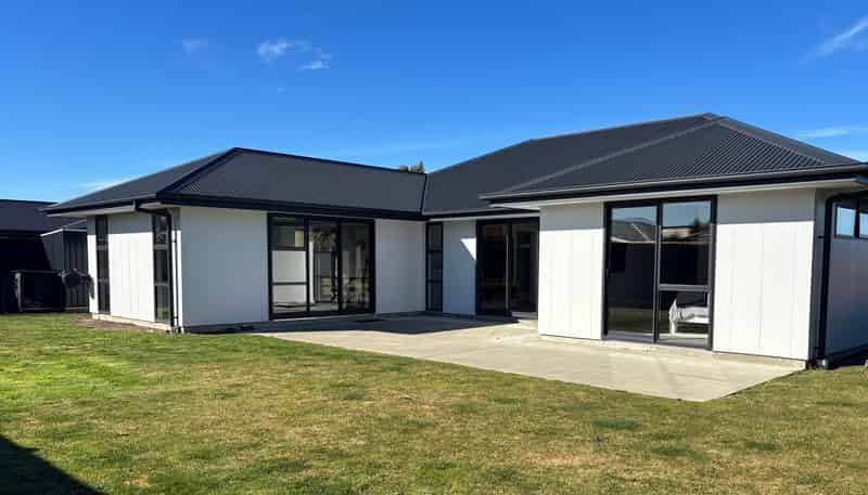 18 Lewis Cres, Rolleston