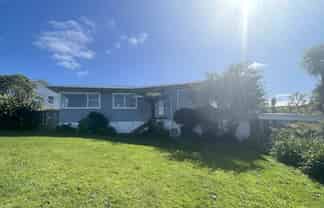 52 Fairclough Road, Beach Haven