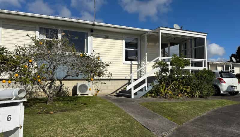 6/24 Bardia Street, Belmont