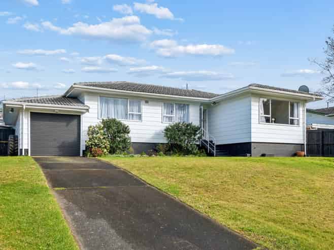 6 Chibnall Place, Conifer Grove