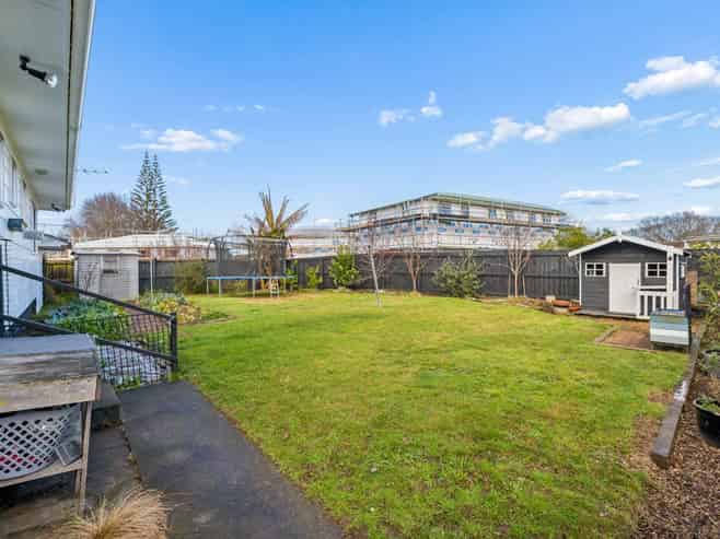 6 Chibnall Place, Conifer Grove